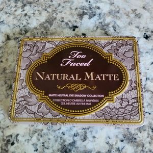 Two Faced Eyeshadow matte Pallet